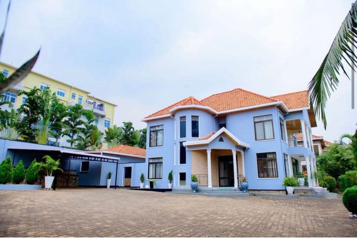 House for rent in Kimironko, Kigali - Bright Furnished 4-Bedroom House in Kimironko