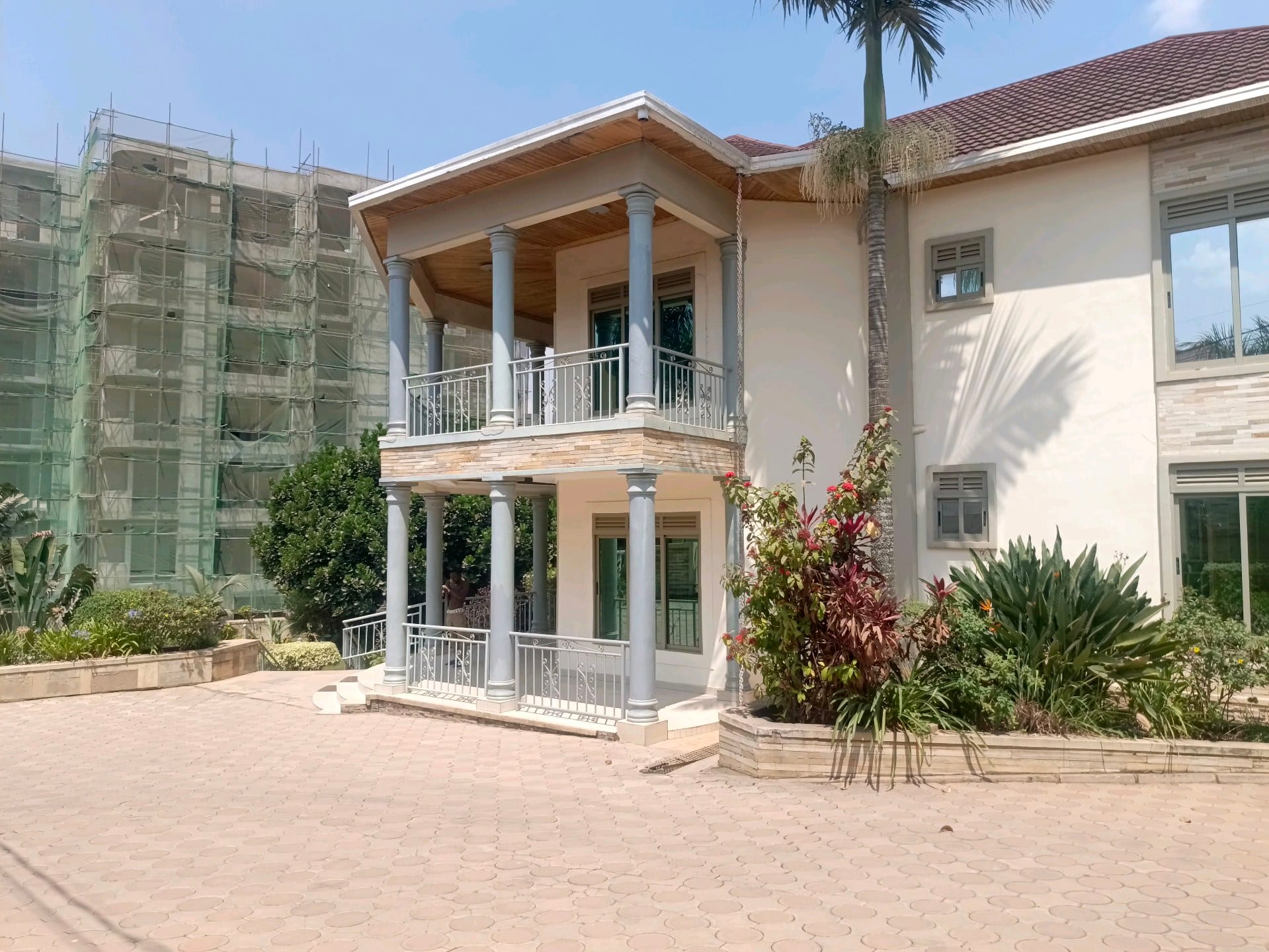 House for rent in Kinyinya, Kigali - Stylish 7-Bedroom House in Kinyinya