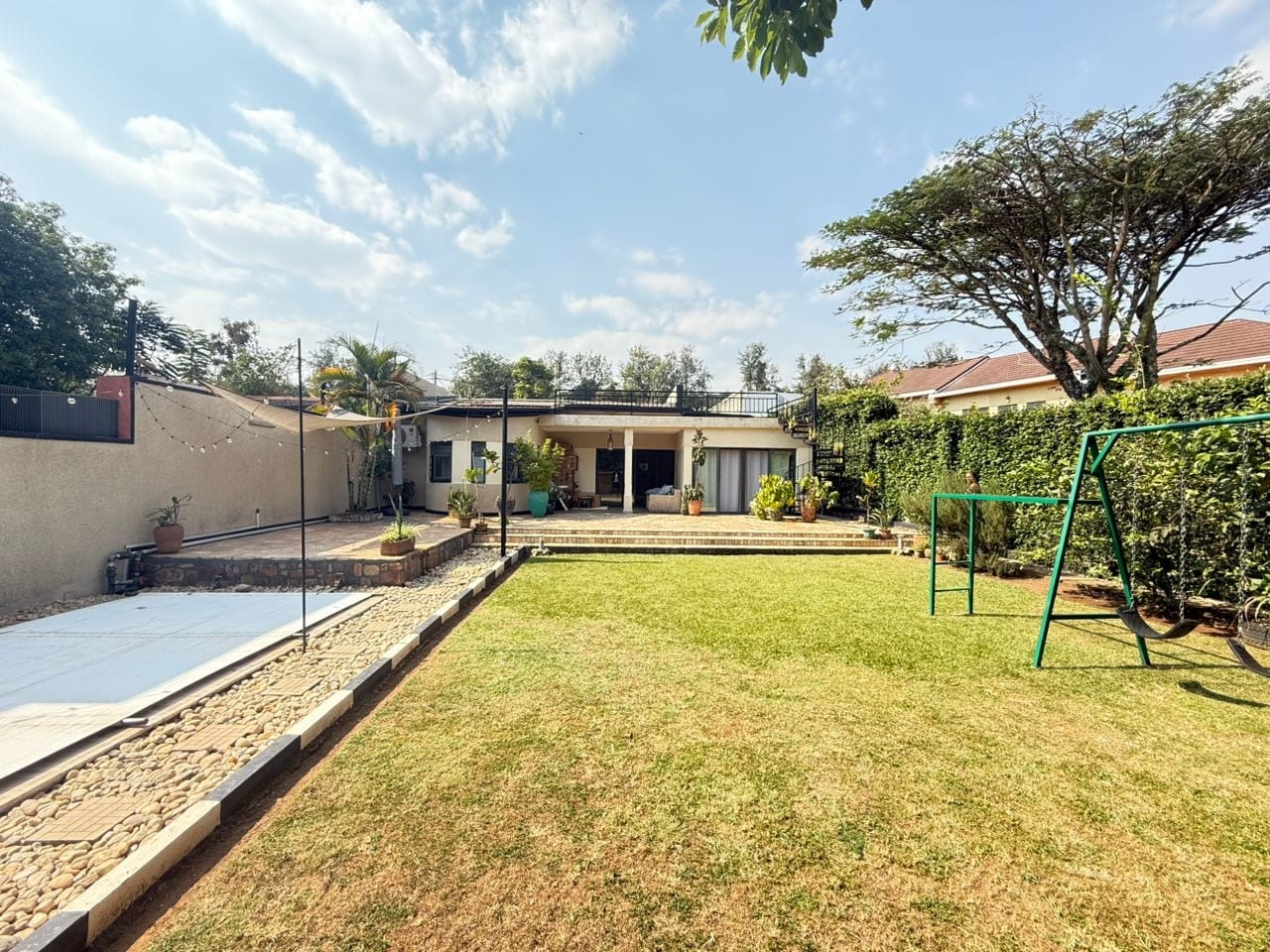 House for rent in Kimihurura, Kigali - Well-kept Furnished 3-Bedroom House in Kimihurura