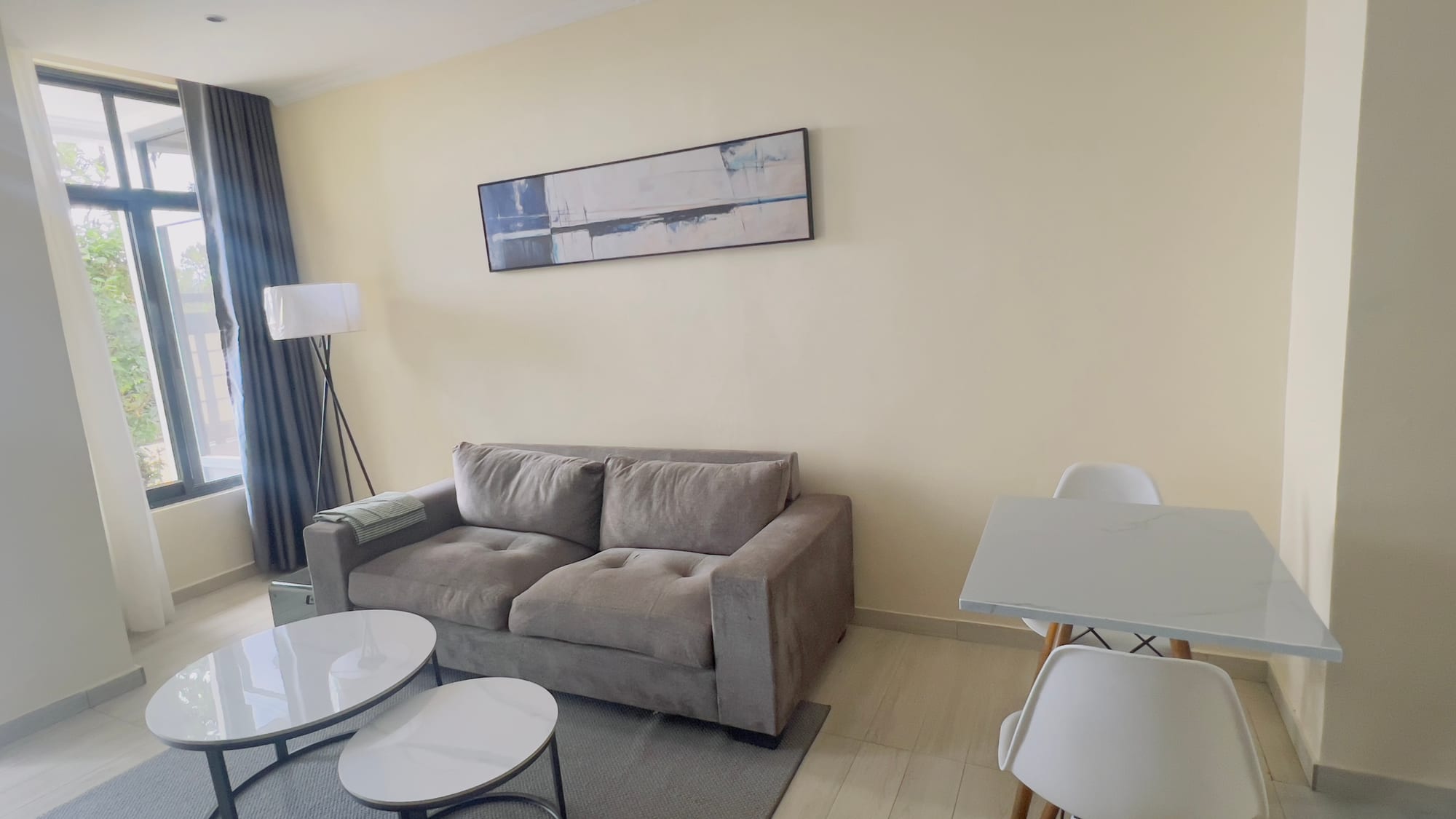 Apartment for rent in Kinyinya, Kigali - Well-kept Furnished 1-Bedroom Apartment in Kinyinya