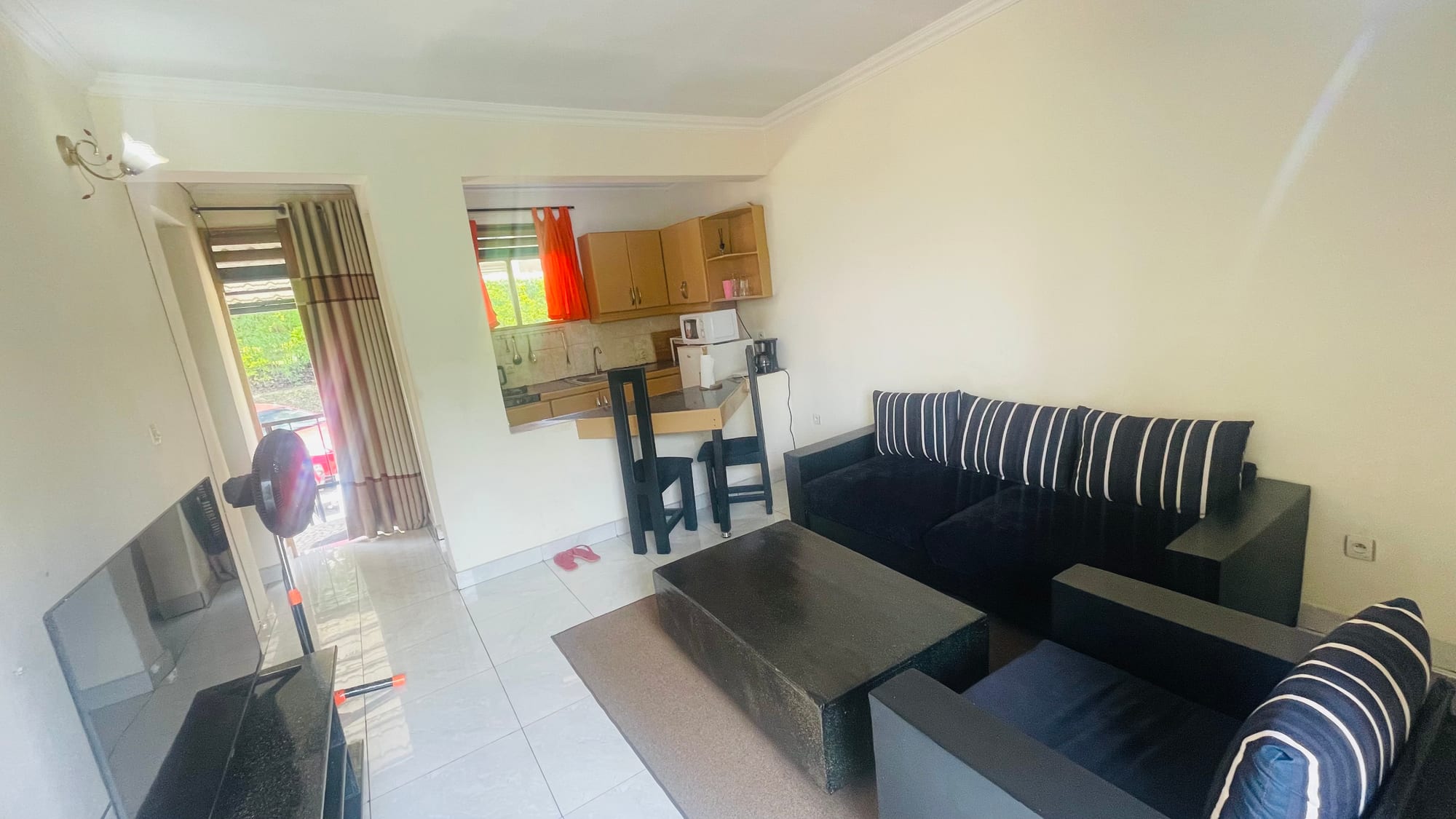 Apartment for rent in Kacyiru, Kigali - Bright Furnished 1-Bedroom Apartment in Kacyiru