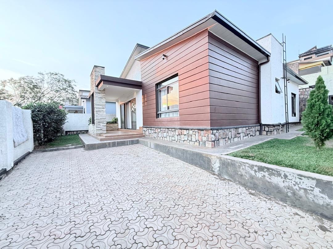 House for rent in Rebero, Kigali - Elegant Furnished 3-Bedroom House in Rebero