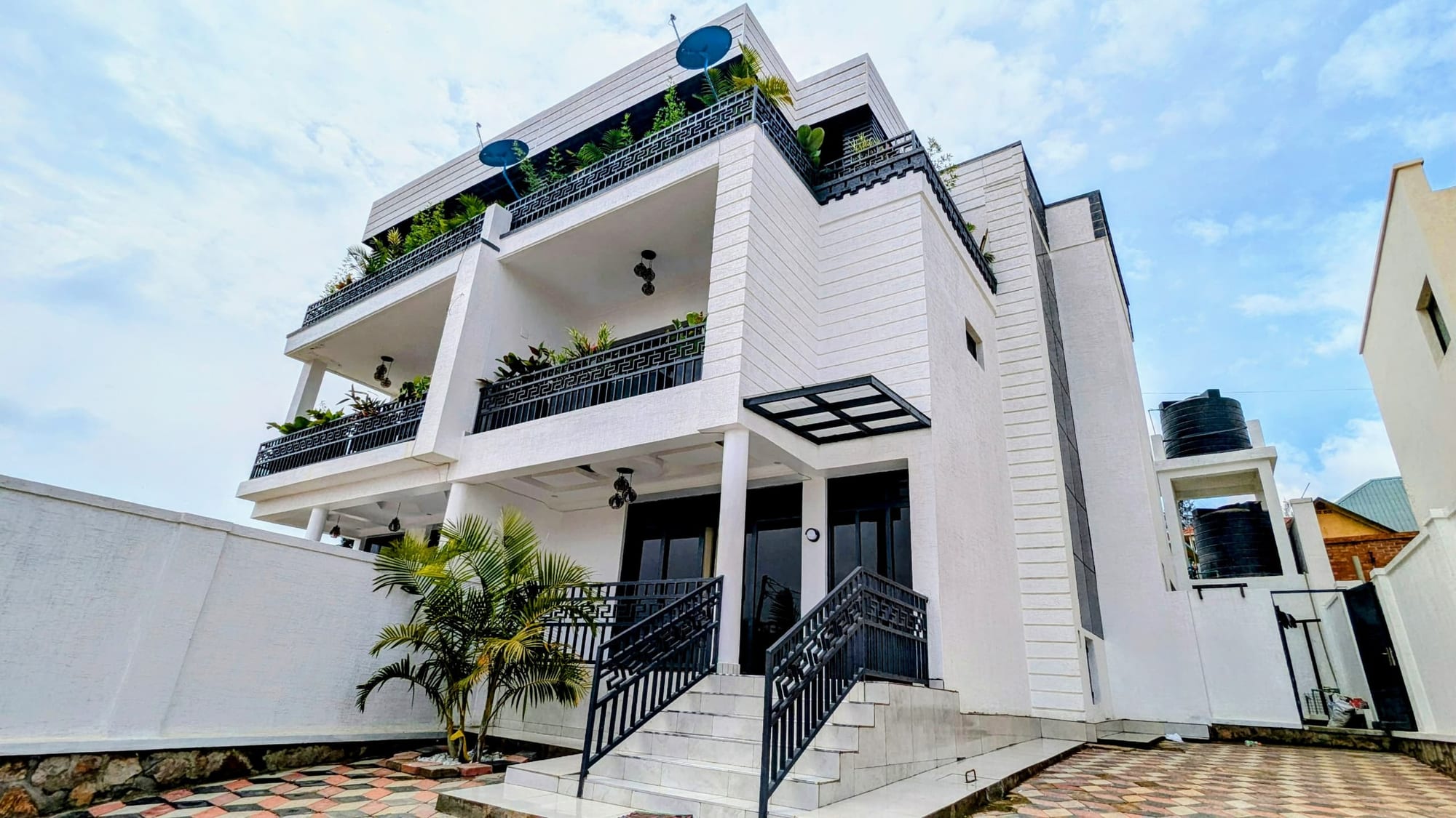 House for rent in Kagarama, Kigali - Bright Furnished 5-Bedroom House in Kagarama