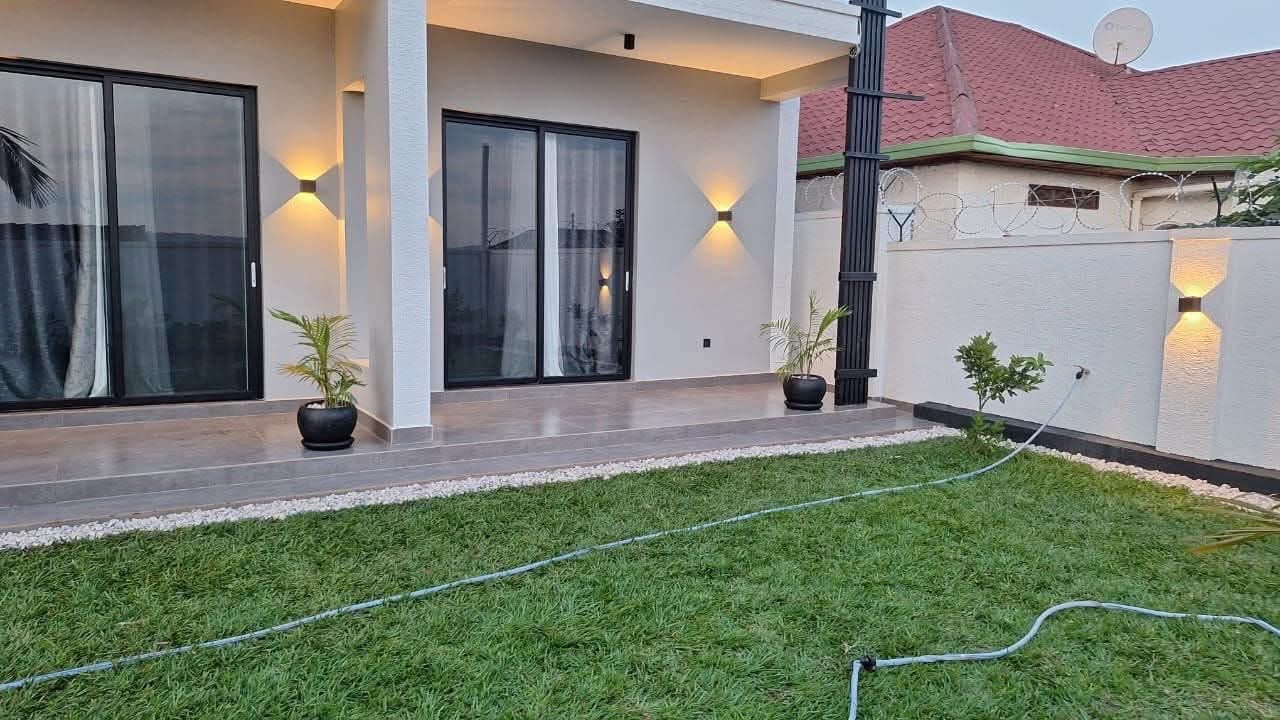House for rent in Kibagabaga, Kigali - Elegant Furnished 4-Bedroom House in Kibagabaga