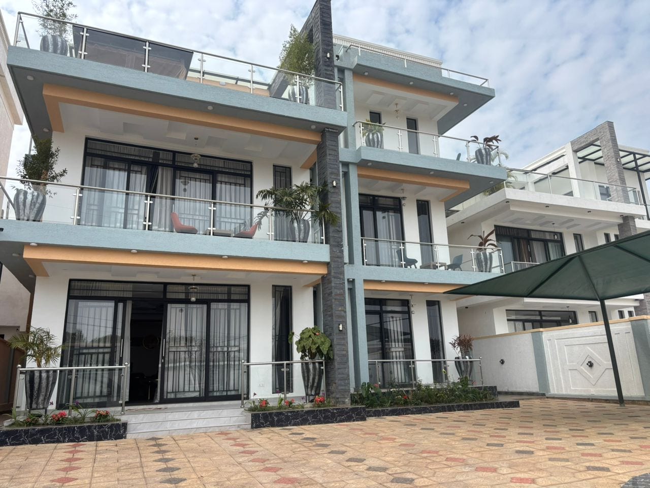 House for rent in Kinyinya, Kigali - Spacious Furnished 3-Bedroom House in Kinyinya