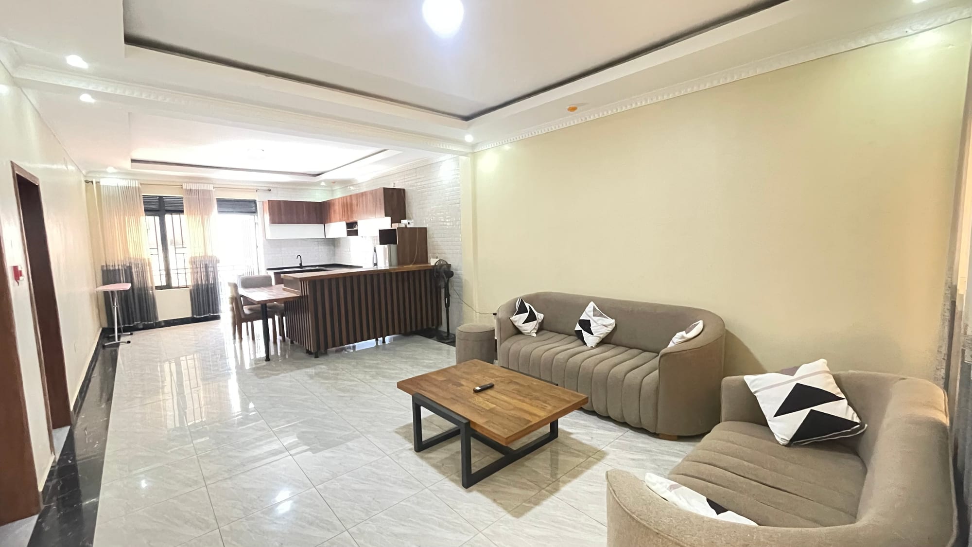Apartment for rent in Kimihurura, Kigali - Elegant Furnished 2-Bedroom Apartment in Kimihurura
