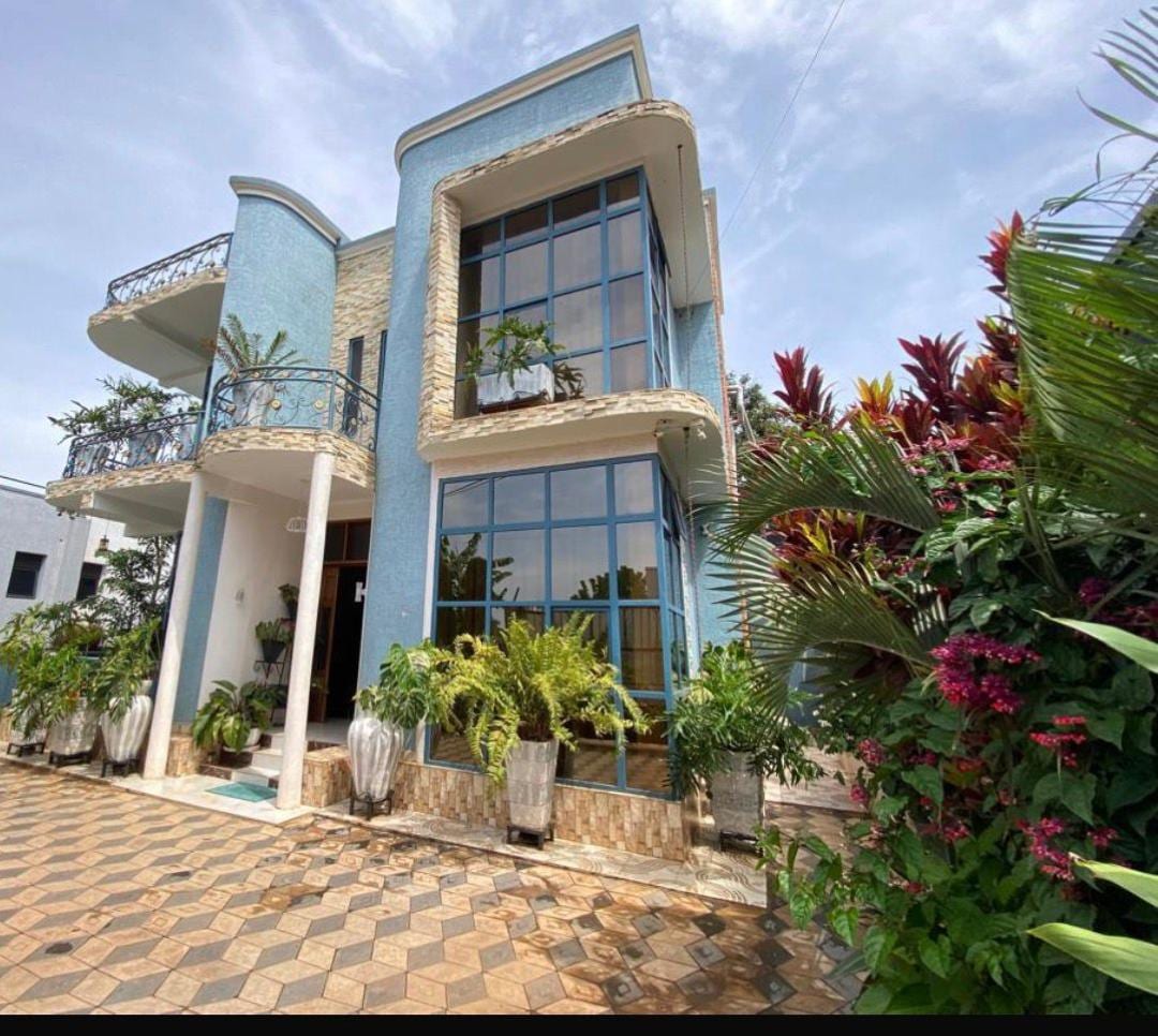 House for rent in Kinyinya, Kigali - Modern 5-Bedroom House in Kinyinya