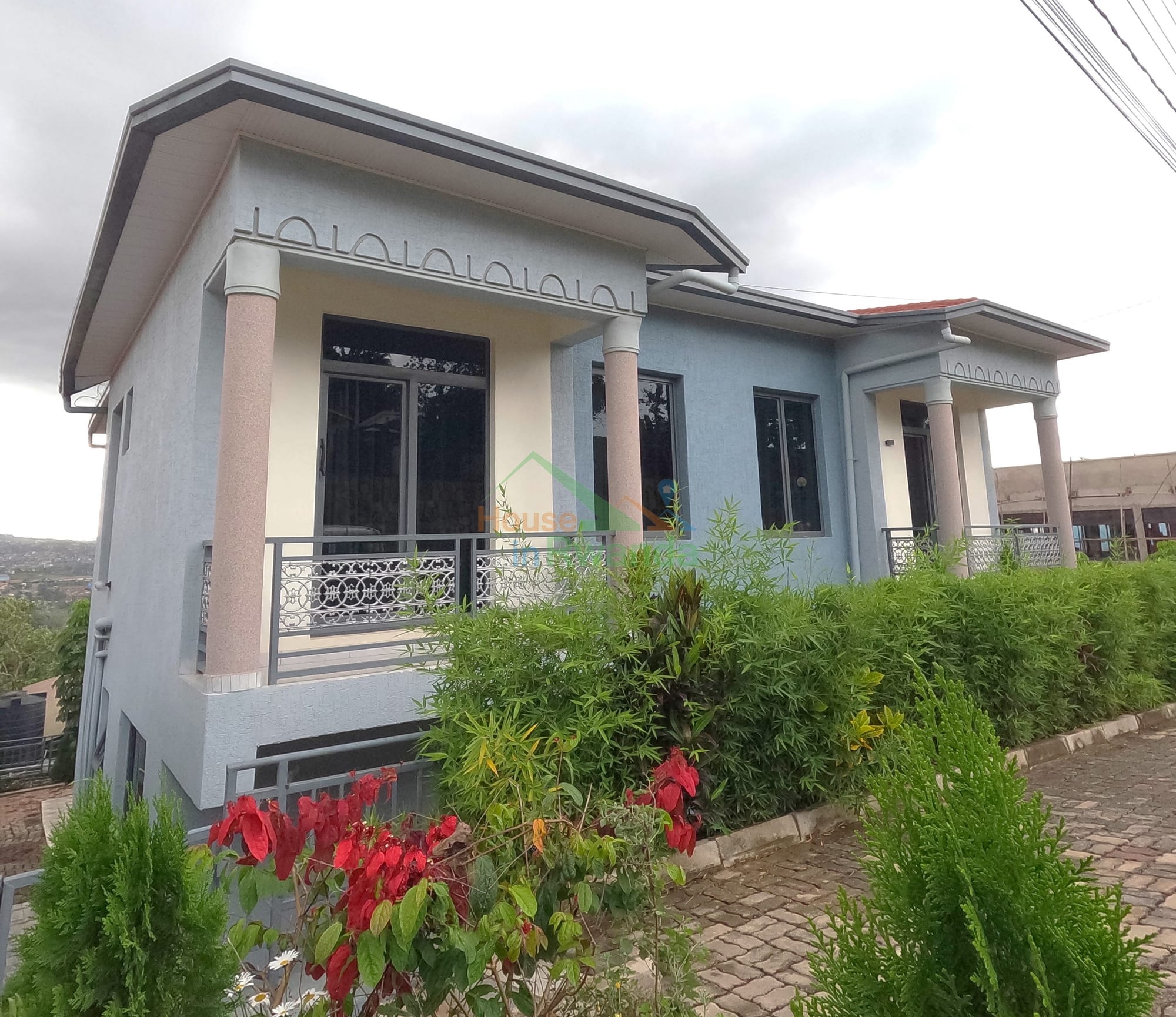 Apartment for rent in Remera, Kigali - Comfortable Furnished 4-Bedroom Apartment in Remera