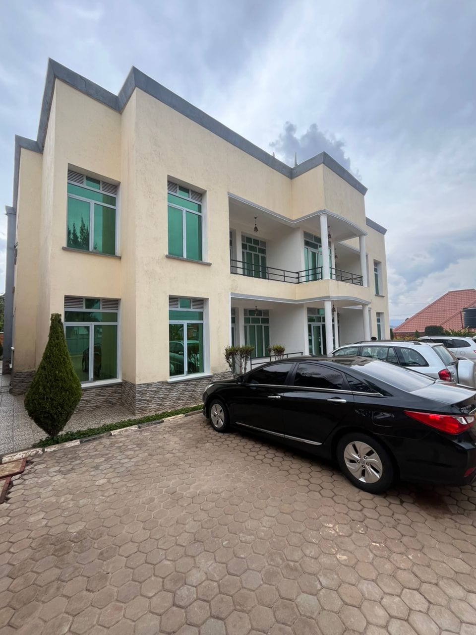 Apartment for rent in Kicukiro, Kigali - Modern Furnished 1-Bedroom Apartment in Kicukiro