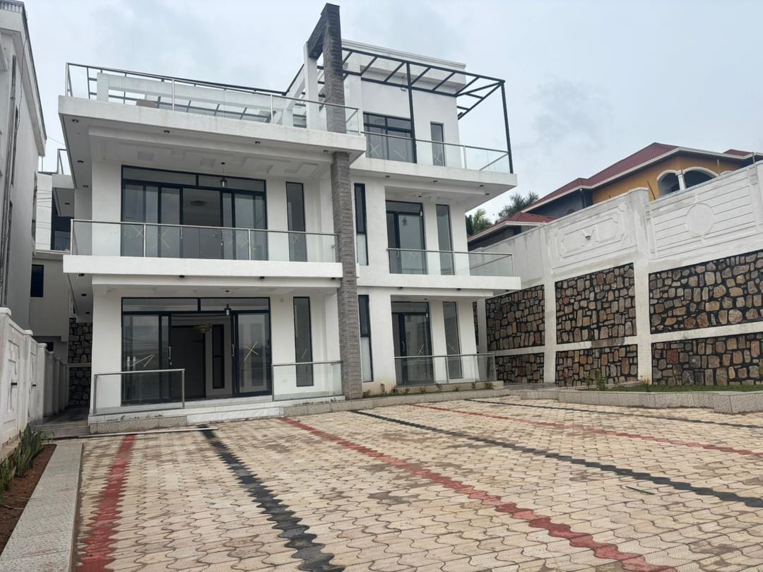 House for rent in Kimironko, Kigali - Elegant 7-Bedroom House in Kimironko