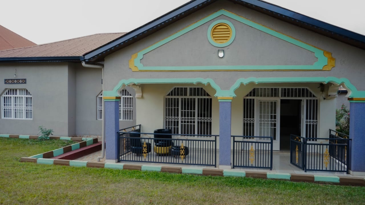 House for rent in Kicukiro, Kigali - Elegant Furnished 4-Bedroom House in Kicukiro