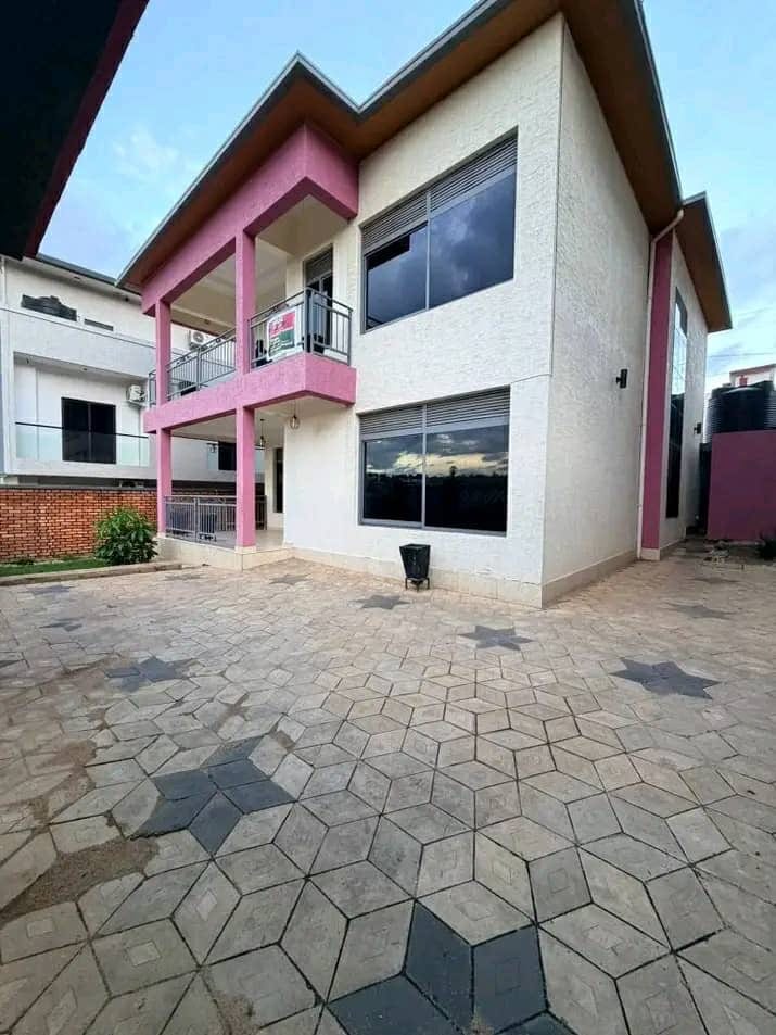 House for rent in Kimironko, Kigali - Spacious 4-Bedroom House in Kimironko