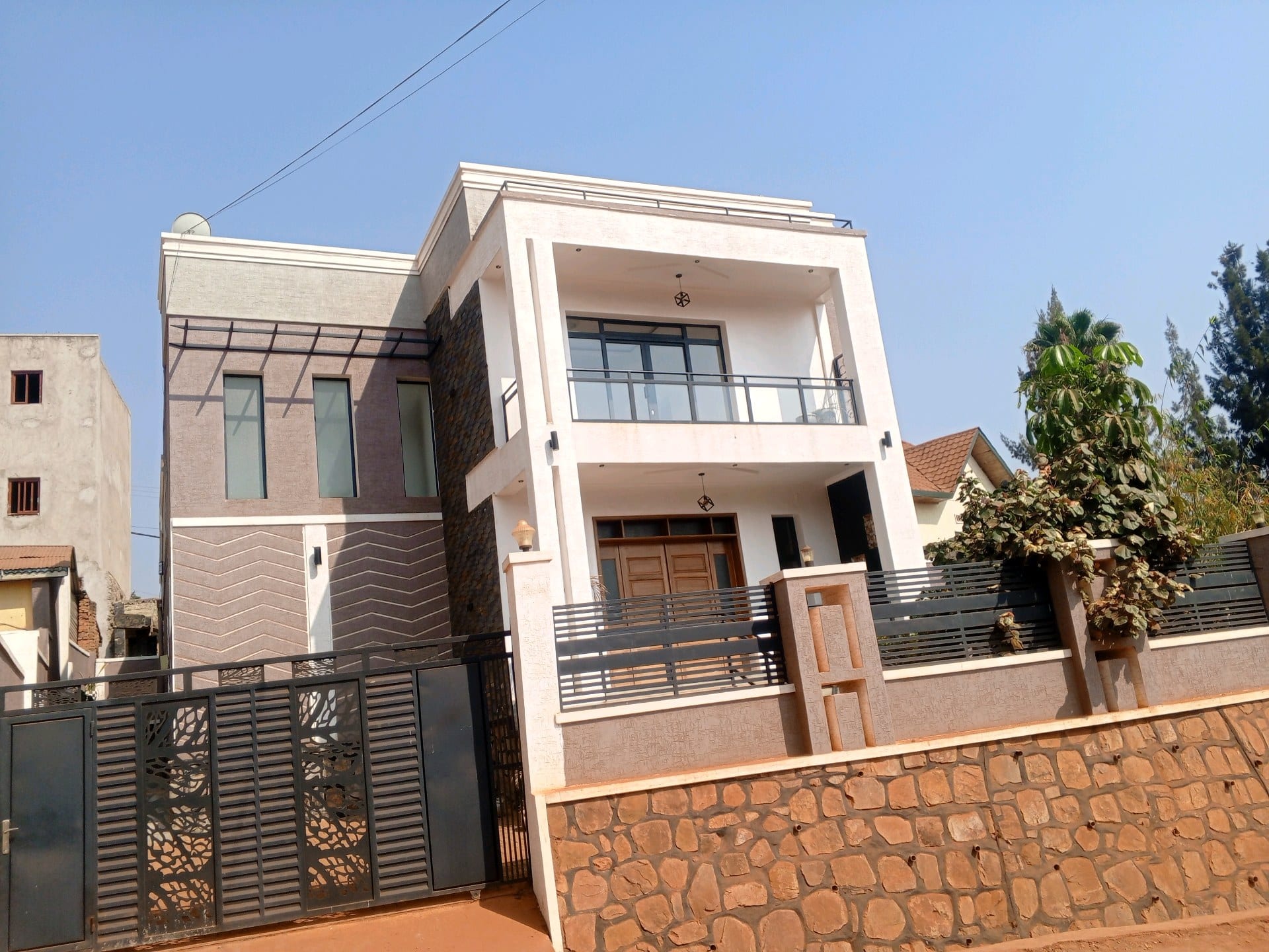 House for rent in Kimironko, Kigali - Bright Furnished 4-Bedroom House in Kimironko