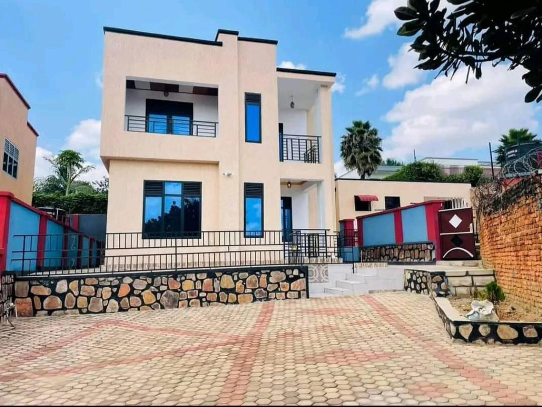 House for rent in Kimironko, Kigali - Elegant Furnished 4-Bedroom House in Kimironko