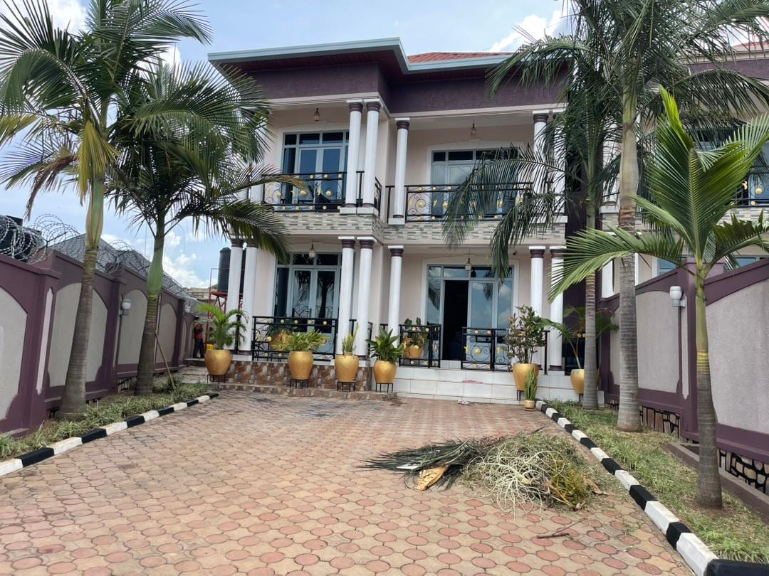 House for rent in Kimironko, Kigali - Well-kept Furnished 4-Bedroom House in Kimironko