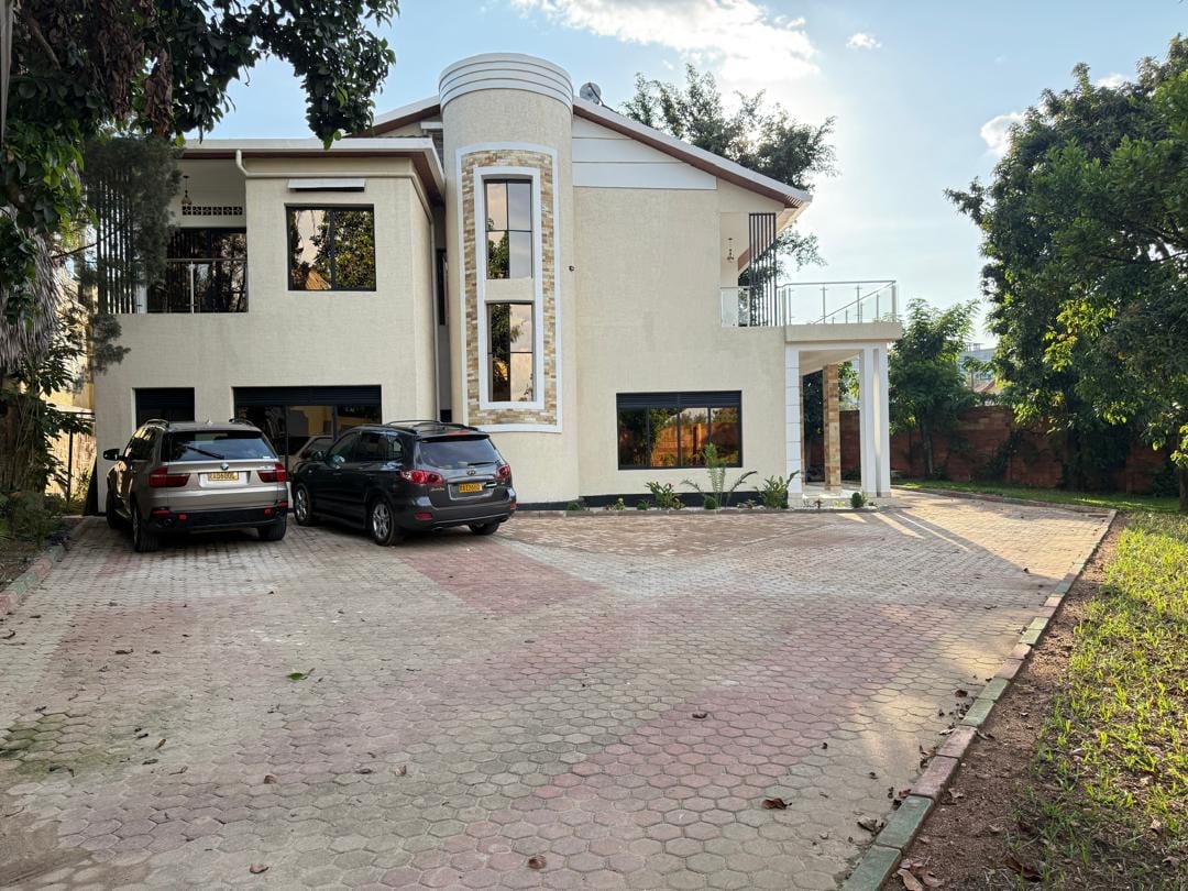 House for rent in Kimihurura, Kigali - Comfortable Furnished 6-Bedroom House in Kimihurura