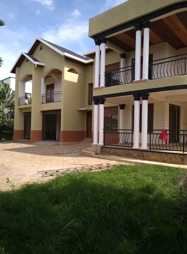 House for rent in Kinyinya, Kigali - Well-kept 5-Bedroom House in Kinyinya