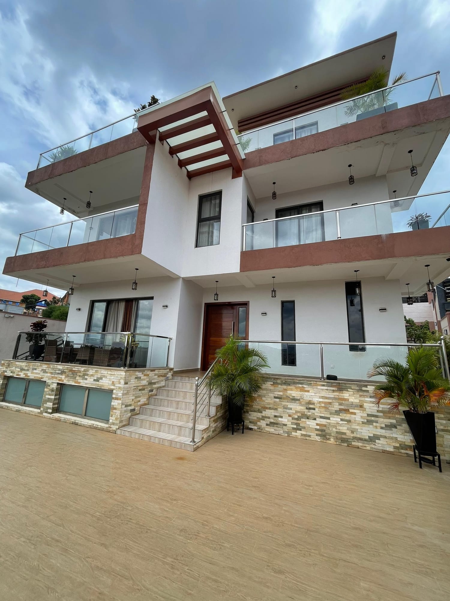 House for rent in Kimironko, Kigali - Spacious Furnished 5-Bedroom House in Kimironko