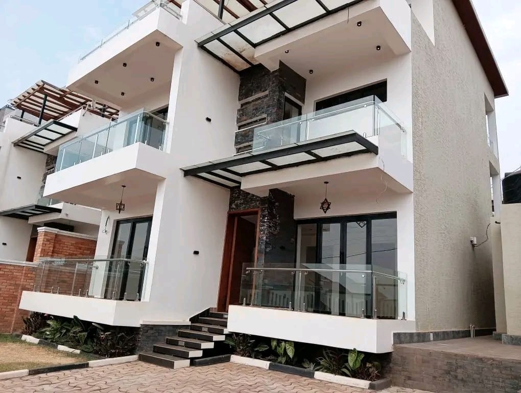 House for rent in Kinyinya, Kigali - Modern 5-Bedroom House in Kinyinya