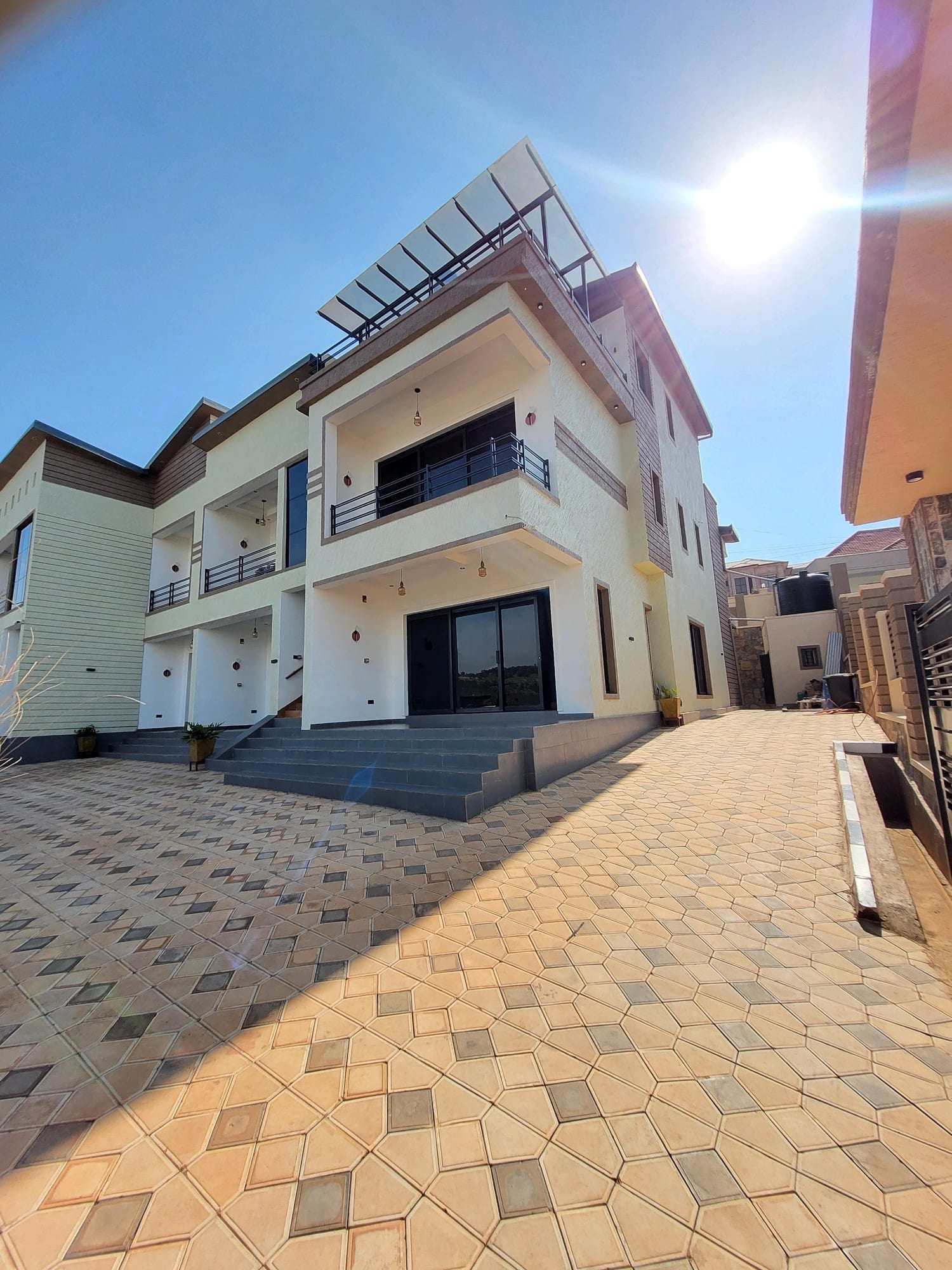 Apartment for rent in Kagarama, Kigali - Well-kept Furnished 3-Bedroom Apartment in Kagarama