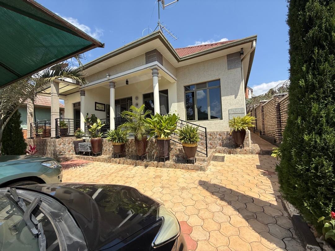 House for rent in Kagarama, Kigali - Well-kept 4-Bedroom House in Kagarama