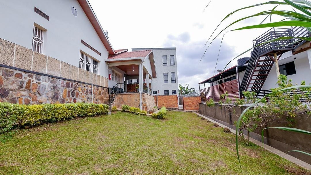 House for rent in Remera, Kigali - Spacious Furnished 3-Bedroom House in Remera